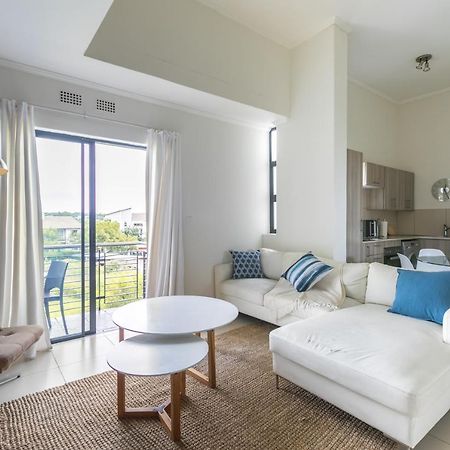 Modern Apartment In A Secure Golf Estate.Wifi Roodepoort Eksteriør billede